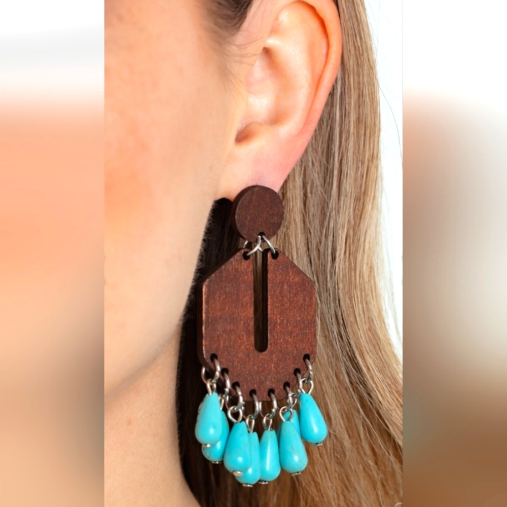 Beautiful Turquoise Western Earrings
